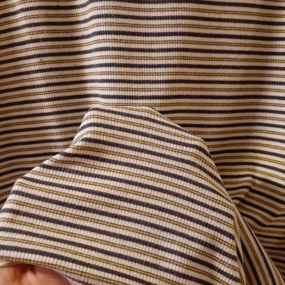 Top NWOT - Picture 4 of 8